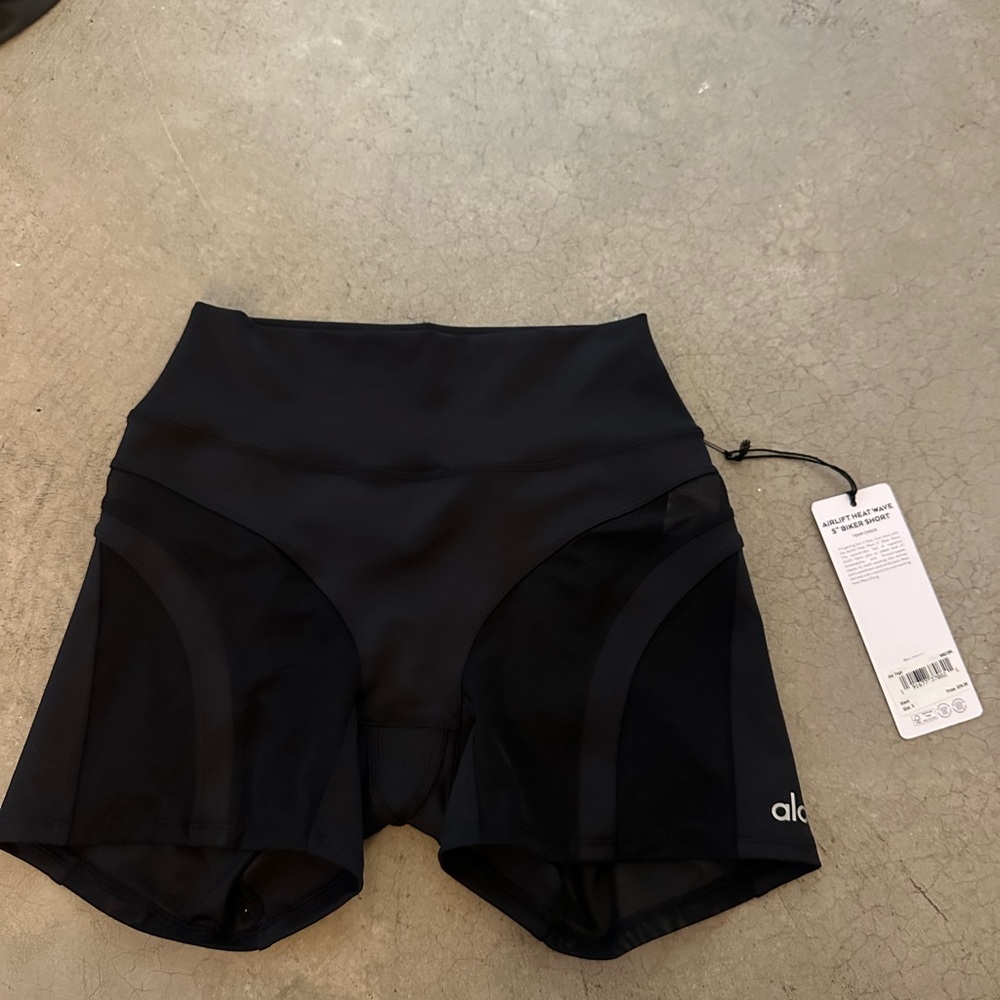 Alo Yoga Women's Black High-Waist mesh Shorts